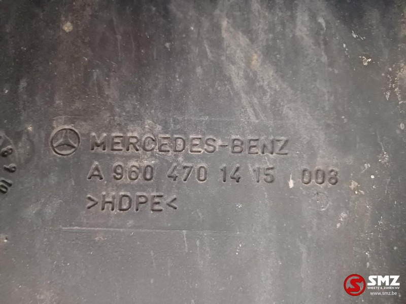 Mercedes-Benz Occ AdBlue tank Mercedes - Degvielas sistēma - Kravas automašīna: foto 5 Mercedes-Benz Occ AdBlue tank Mercedes - Degvielas sistēma - Kravas automašīna: foto 5