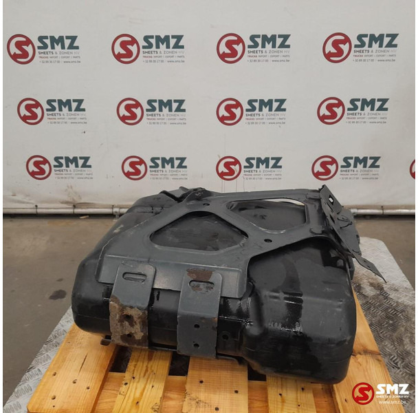 Mercedes-Benz Occ AdBluetank 60L + Adblueniveausensor Mercedes - Degvielas sistēma - Kravas automašīna: foto 3 Mercedes-Benz Occ AdBluetank 60L + Adblueniveausensor Mercedes - Degvielas sistēma - Kravas automašīna: foto 3