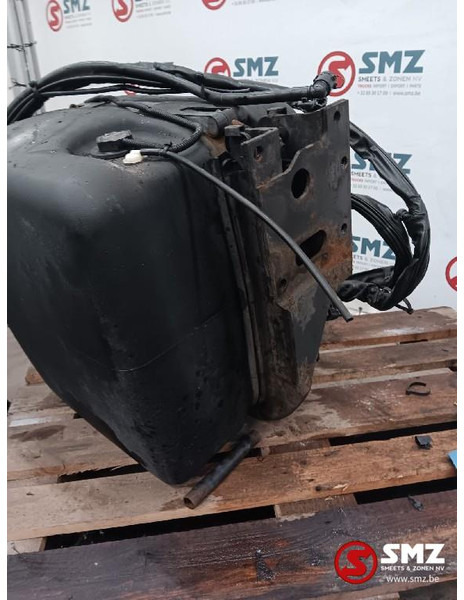 Mercedes-Benz Occ AdBluetank 85L Mercedes - Degvielas sistēma - Kravas automašīna: foto 1 Mercedes-Benz Occ AdBluetank 85L Mercedes - Degvielas sistēma - Kravas automašīna: foto 1