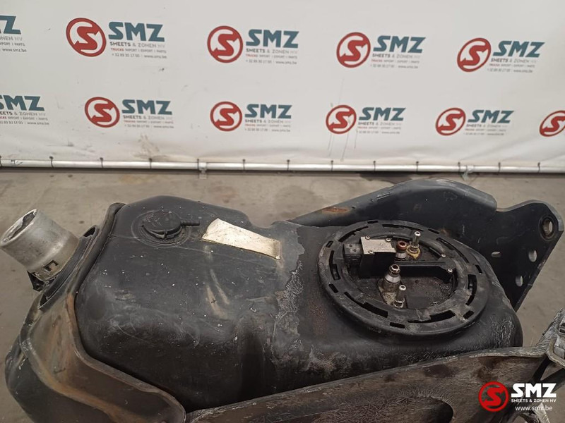 Mercedes-Benz Occ AdBluetank Mercedes - Degvielas sistēma - Kravas automašīna: foto 5 Mercedes-Benz Occ AdBluetank Mercedes - Degvielas sistēma - Kravas automašīna: foto 5