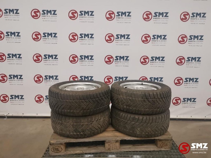 Mercedes-Benz Occ Band Dunlop M+S met velg 225/55R16 95H - Riepa - Kravas automašīna: foto 1 Mercedes-Benz Occ Band Dunlop M+S met velg 225/55R16 95H - Riepa - Kravas automašīna: foto 1