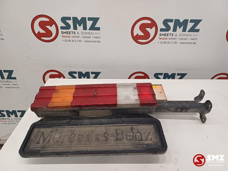 Mercedes-Benz Occ achterlicht links met steun Mercedes - Tālās gaismas - Kravas automašīna: foto 1 Mercedes-Benz Occ achterlicht links met steun Mercedes - Tālās gaismas - Kravas automašīna: foto 1