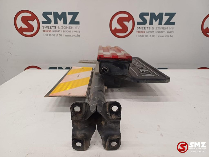 Mercedes-Benz Occ achterlicht rechts met steun Mercedes - Tālās gaismas - Kravas automašīna: foto 3 Mercedes-Benz Occ achterlicht rechts met steun Mercedes - Tālās gaismas - Kravas automašīna: foto 3