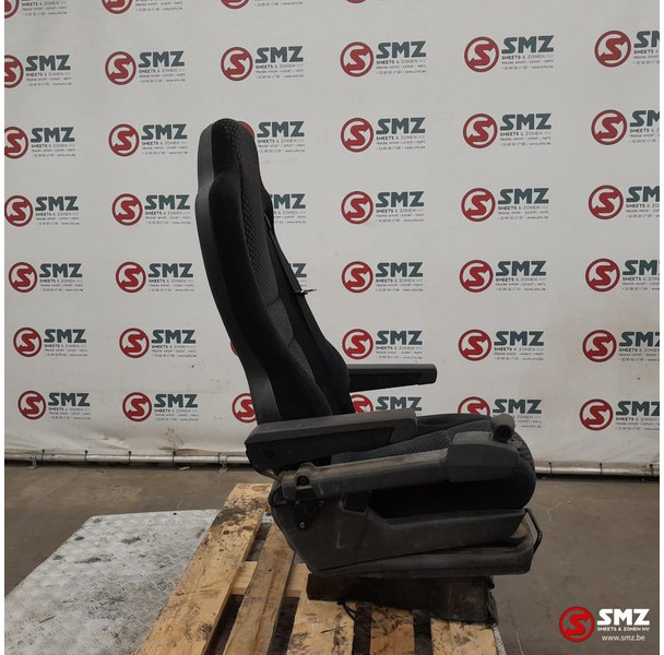 Mercedes-Benz Occ bestuurdersstoel Mercedes Actros MP3 - Kabīne un interjers - Kravas automašīna: foto 4 Mercedes-Benz Occ bestuurdersstoel Mercedes Actros MP3 - Kabīne un interjers - Kravas automašīna: foto 4