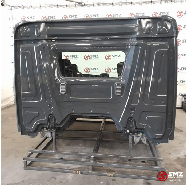 Mercedes-Benz Occ cabine Mercedes Actros MP4 low - Kabīne un interjers - Kravas automašīna: foto 4 Mercedes-Benz Occ cabine Mercedes Actros MP4 low - Kabīne un interjers - Kravas automašīna: foto 4