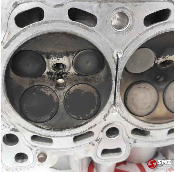 Dzinējs un rezerves daļas - Vieglā automašīna Mercedes-Benz Occ cilinderkop + kleppendeksel links AMG C63S Mer: foto 7