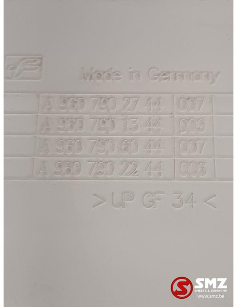 Mercedes-Benz Occ dakspoiler + spoilers boven links + rechts Mer - Aerodinamika/ Spoileris - Kravas automašīna: foto 5 Mercedes-Benz Occ dakspoiler + spoilers boven links + rechts Mer - Aerodinamika/ Spoileris - Kravas automašīna: foto 5
