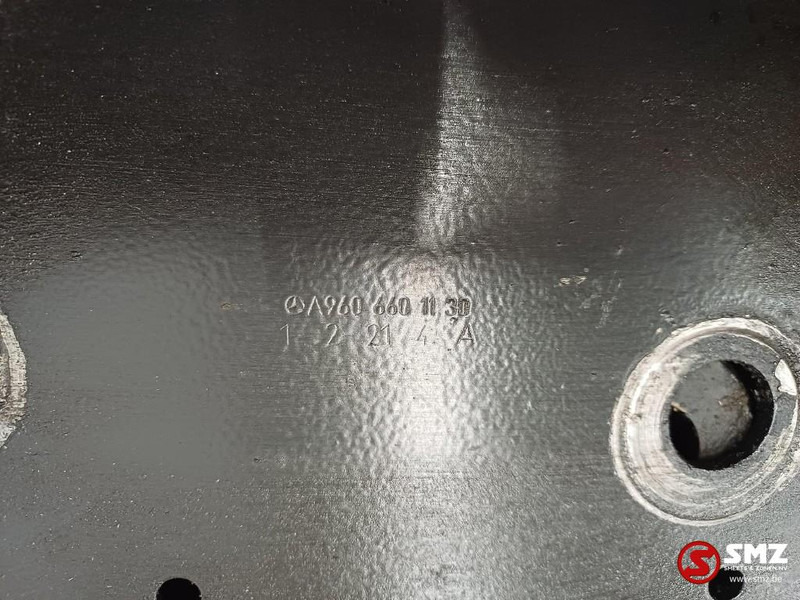 Mercedes-Benz Occ opstapsteun links Mercedes - Kabīne un interjers - Kravas automašīna: foto 5 Mercedes-Benz Occ opstapsteun links Mercedes - Kabīne un interjers - Kravas automašīna: foto 5