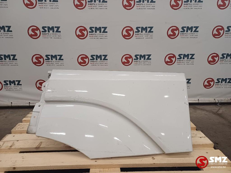 Mercedes-Benz Occ spatbordverlenging links Mercedes - Virsbūve un ārpuse - Kravas automašīna: foto 1 Mercedes-Benz Occ spatbordverlenging links Mercedes - Virsbūve un ārpuse - Kravas automašīna: foto 1