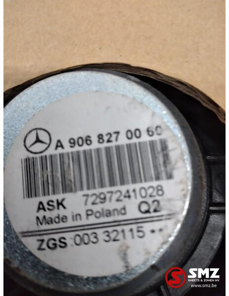 Mercedes-Benz Set luidsprekers mercedes sprinter w906 - Kabīne un interjers - Kravas automašīna: foto 2 Mercedes-Benz Set luidsprekers mercedes sprinter w906 - Kabīne un interjers - Kravas automašīna: foto 2