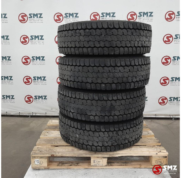 Riepa - Kravas automašīna Pirelli Occ vrachtwagenband 285/70R19.5 146/144L Pirelli: foto 1
