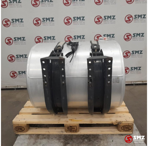 Renault Occ brandstoftank 360L + brandstofniveausensor Ren - Degvielas tvertne - Kravas automašīna: foto 2 Renault Occ brandstoftank 360L + brandstofniveausensor Ren - Degvielas tvertne - Kravas automašīna: foto 2
