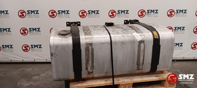 Renault Occ brandstoftank 415L + steunen Renault - Degvielas tvertne - Kravas automašīna: foto 1 Renault Occ brandstoftank 415L + steunen Renault - Degvielas tvertne - Kravas automašīna: foto 1