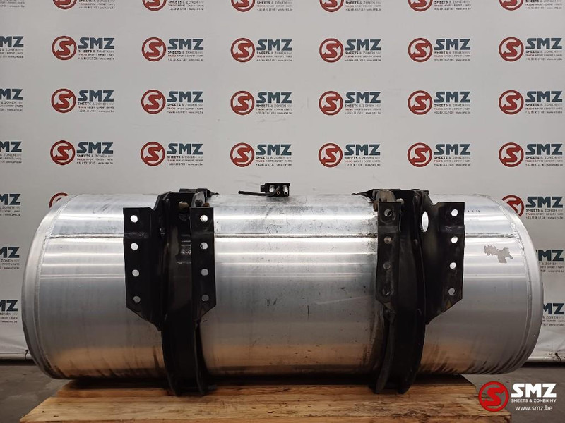 Renault Occ brandstoftank met steunen 415L Renault - Degvielas tvertne - Kravas automašīna: foto 2 Renault Occ brandstoftank met steunen 415L Renault - Degvielas tvertne - Kravas automašīna: foto 2