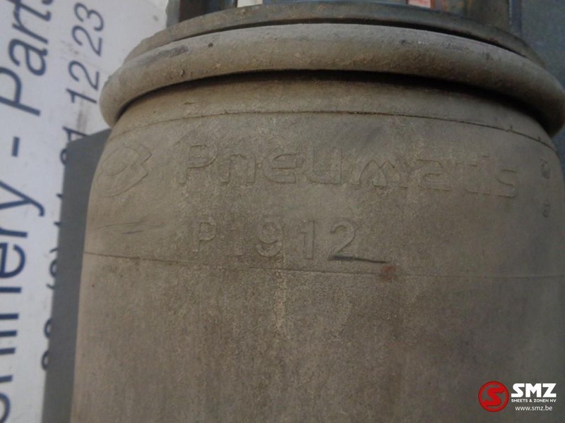 Renault Occ luchtbalg achteras renault premium - Pneimo piekare - Kravas automašīna: foto 2 Renault Occ luchtbalg achteras renault premium - Pneimo piekare - Kravas automašīna: foto 2