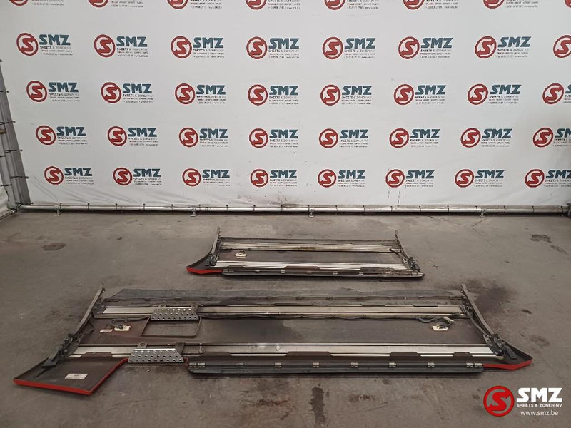 Renault Occ set side skirts L/R Renault - Rāmis/ Šasija - Kravas automašīna: foto 2 Renault Occ set side skirts L/R Renault - Rāmis/ Šasija - Kravas automašīna: foto 2