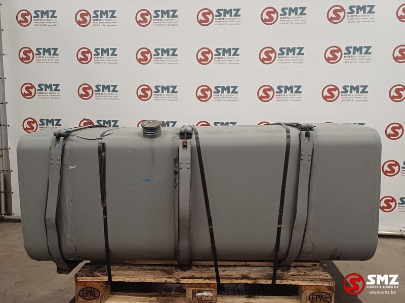 Scania Occ brandstoftank 700L Scania - Degvielas tvertne - Kravas automašīna: foto 1 Scania Occ brandstoftank 700L Scania - Degvielas tvertne - Kravas automašīna: foto 1