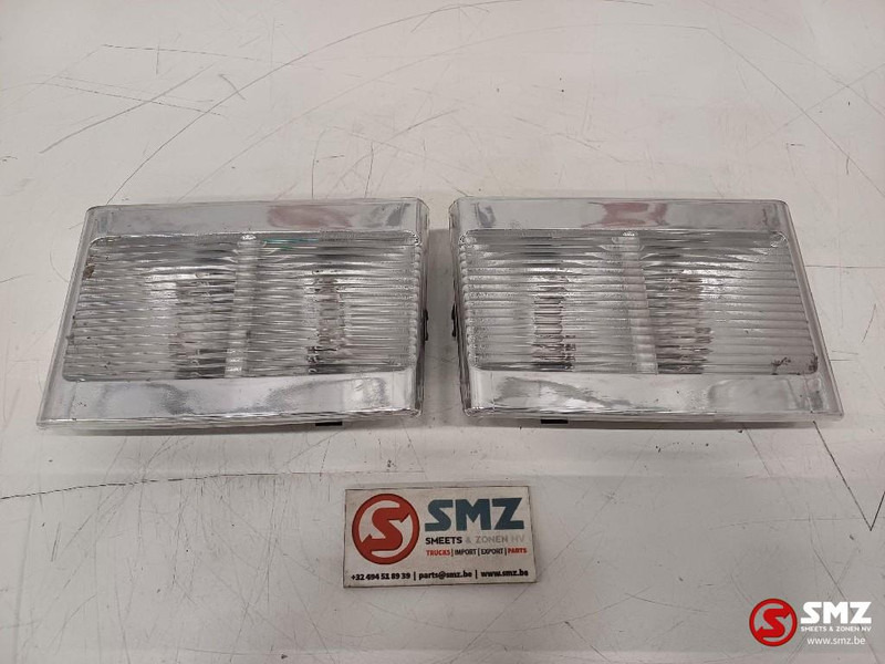 Volvo Occ binnenverlichting links + rechts Volvo - Kabīne un interjers - Kravas automašīna: foto 1 Volvo Occ binnenverlichting links + rechts Volvo - Kabīne un interjers - Kravas automašīna: foto 1