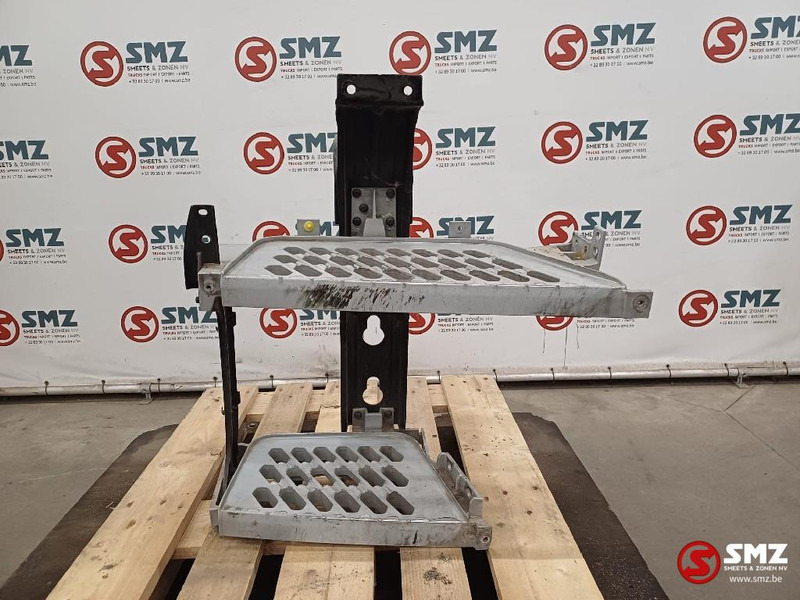 Volvo Occ opstap links Volvo - Kabīne un interjers - Kravas automašīna: foto 1 Volvo Occ opstap links Volvo - Kabīne un interjers - Kravas automašīna: foto 1