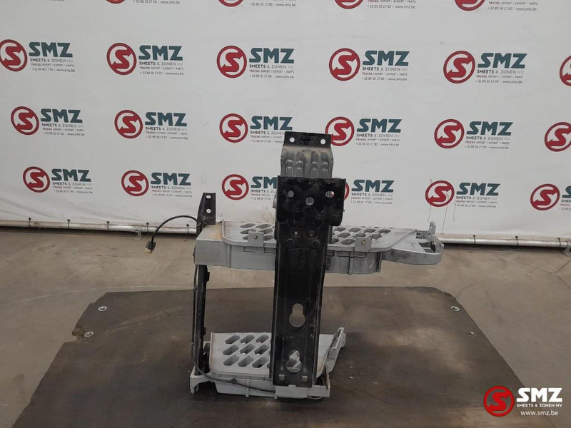 Volvo Occ opstap rechts Volvo - Kabīne un interjers - Kravas automašīna: foto 4 Volvo Occ opstap rechts Volvo - Kabīne un interjers - Kravas automašīna: foto 4