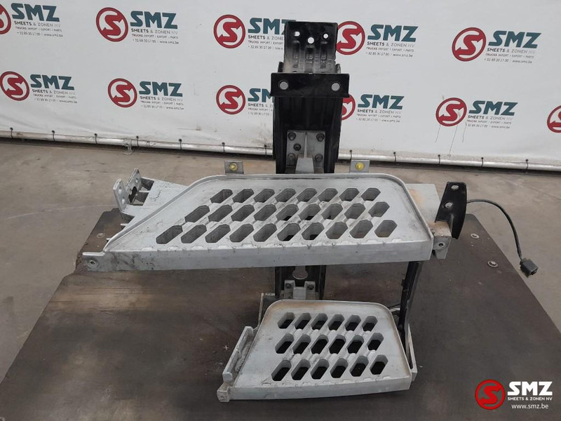 Volvo Occ opstap rechts Volvo - Kabīne un interjers - Kravas automašīna: foto 1 Volvo Occ opstap rechts Volvo - Kabīne un interjers - Kravas automašīna: foto 1