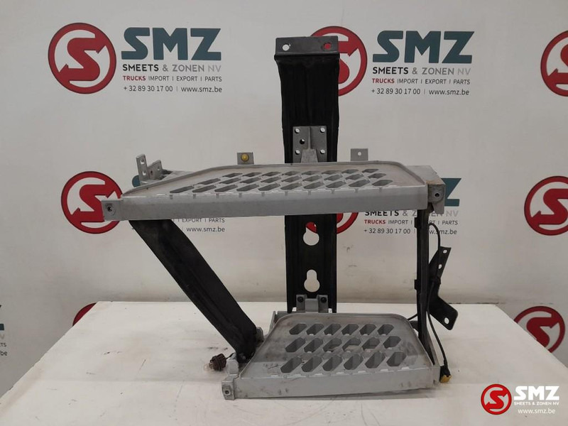 Volvo Occ opstapbak rechts Volvo - Kabīne un interjers - Kravas automašīna: foto 1 Volvo Occ opstapbak rechts Volvo - Kabīne un interjers - Kravas automašīna: foto 1