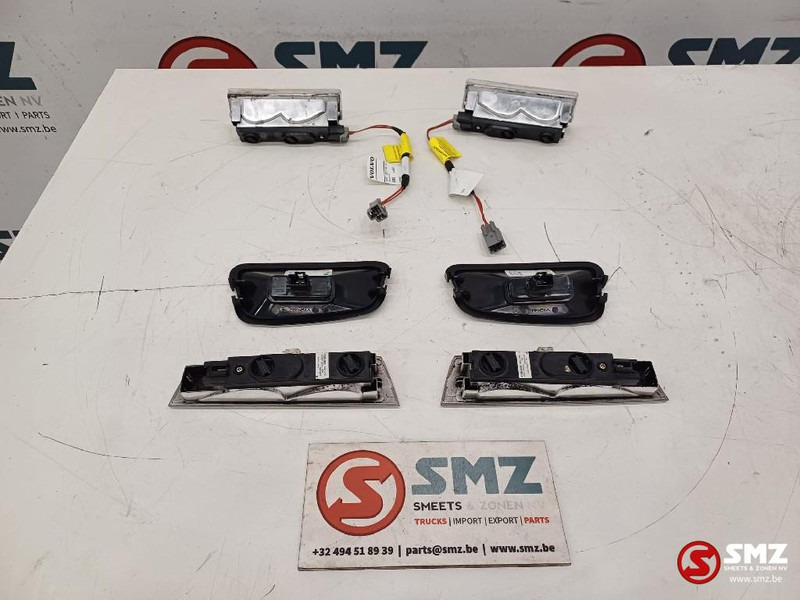 Volvo Occ set cabineverlichting deur + dak + binnen L/R - Kabīne un interjers - Kravas automašīna: foto 2 Volvo Occ set cabineverlichting deur + dak + binnen L/R - Kabīne un interjers - Kravas automašīna: foto 2