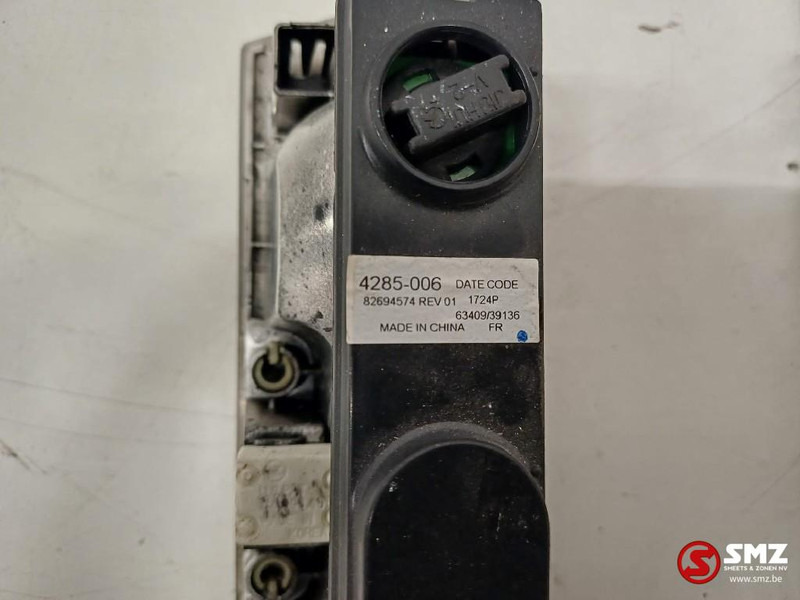 Volvo Occ set cabineverlichting deur + dak + binnen L/R - Kabīne un interjers - Kravas automašīna: foto 4 Volvo Occ set cabineverlichting deur + dak + binnen L/R - Kabīne un interjers - Kravas automašīna: foto 4