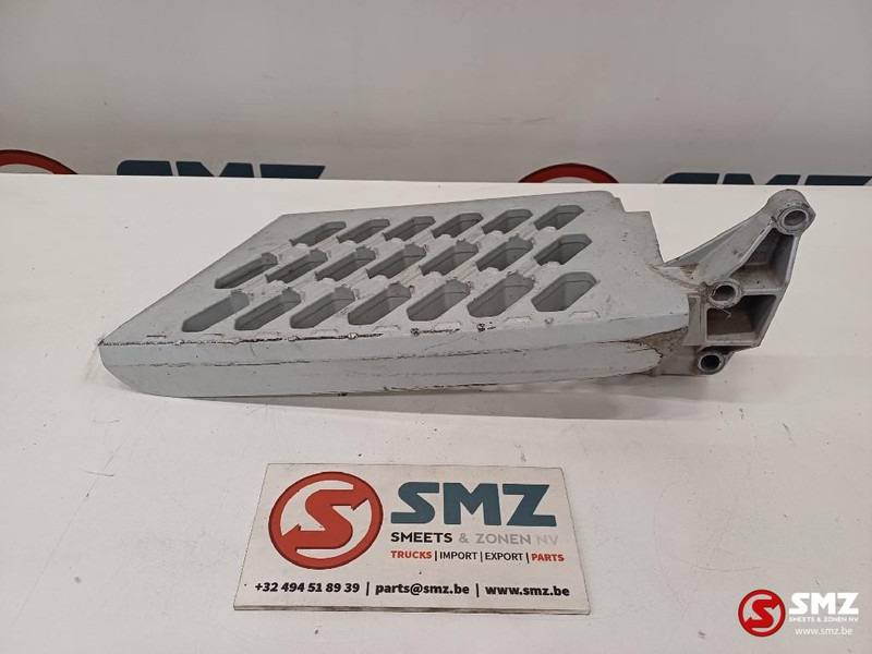 Volvo Occ treeplank rechts Volvo - Kabīne un interjers - Kravas automašīna: foto 2 Volvo Occ treeplank rechts Volvo - Kabīne un interjers - Kravas automašīna: foto 2