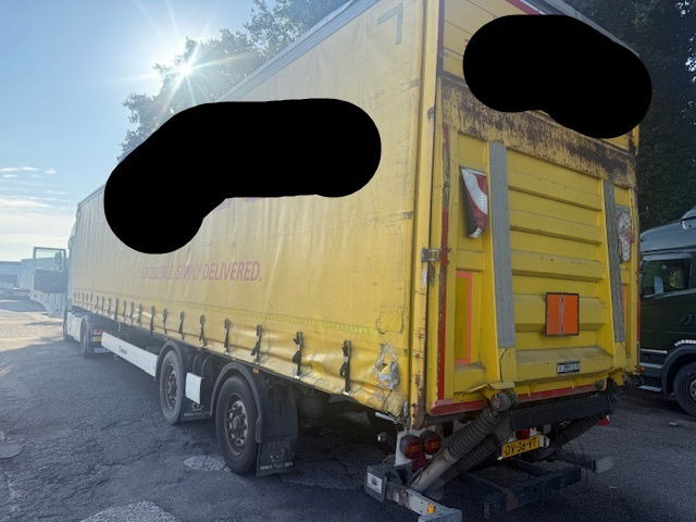 Krone Stuuras liftas laadklep - Tenta puspiekabe: foto 2 Krone Stuuras liftas laadklep - Tenta puspiekabe: foto 2