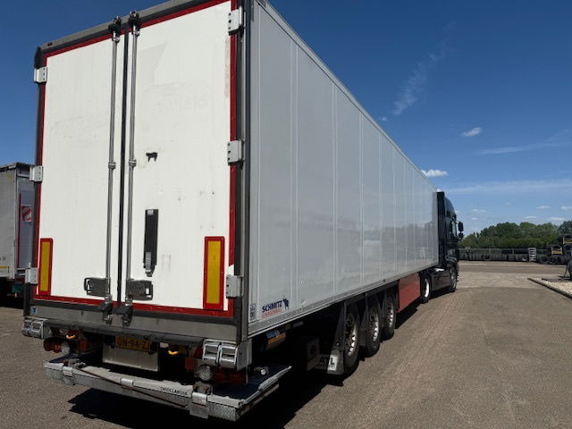 Schmitz Cargobull Thermoking SLXe 300 Laadklep Liftas 3924 dieseluren - Puspiekabe refrižerators: foto 3 Schmitz Cargobull Thermoking SLXe 300 Laadklep Liftas 3924 dieseluren - Puspiekabe refrižerators: foto 3