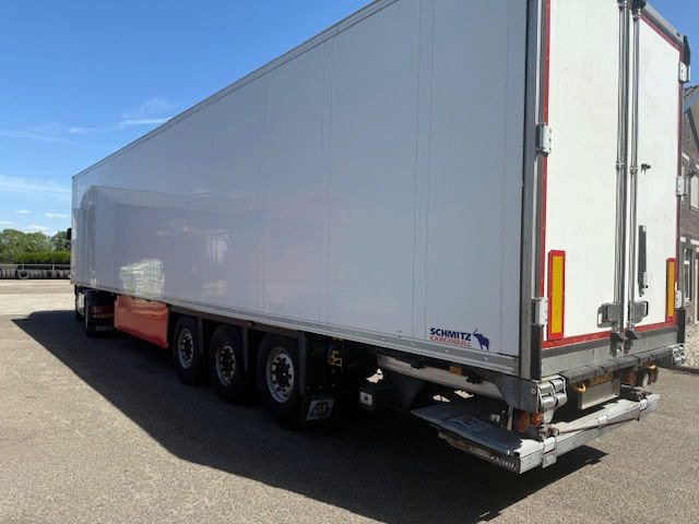 Schmitz Cargobull Thermoking SLXe 300 Laadklep Liftas 3924 dieseluren - Puspiekabe refrižerators: foto 2 Schmitz Cargobull Thermoking SLXe 300 Laadklep Liftas 3924 dieseluren - Puspiekabe refrižerators: foto 2