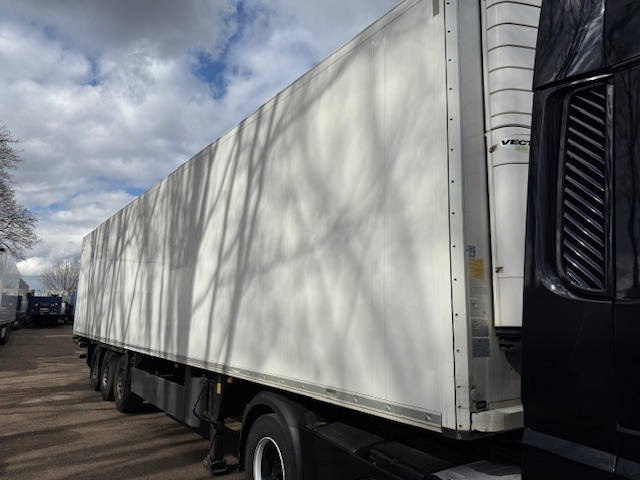 Schmitz Cargobull Vector 1550 Laadklep liftas - Puspiekabe refrižerators: foto 3 Schmitz Cargobull Vector 1550 Laadklep liftas - Puspiekabe refrižerators: foto 3