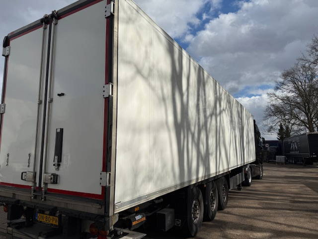 Schmitz Cargobull Vector 1550 Laadklep liftas - Puspiekabe refrižerators: foto 4 Schmitz Cargobull Vector 1550 Laadklep liftas - Puspiekabe refrižerators: foto 4