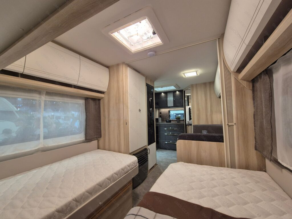 Dzīvojamais treileris DE LUXE 460 SL: foto 6 Dzīvojamais treileris DE LUXE 460 SL: foto 6