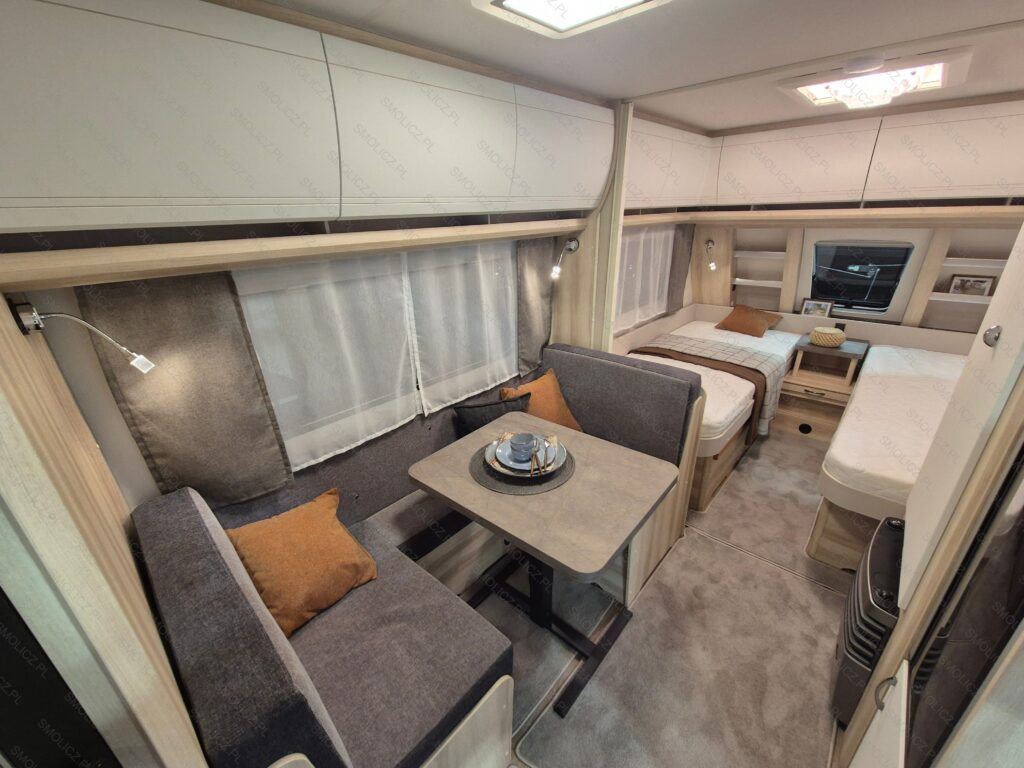 Dzīvojamais treileris DE LUXE 460 SL: foto 8 Dzīvojamais treileris DE LUXE 460 SL: foto 8