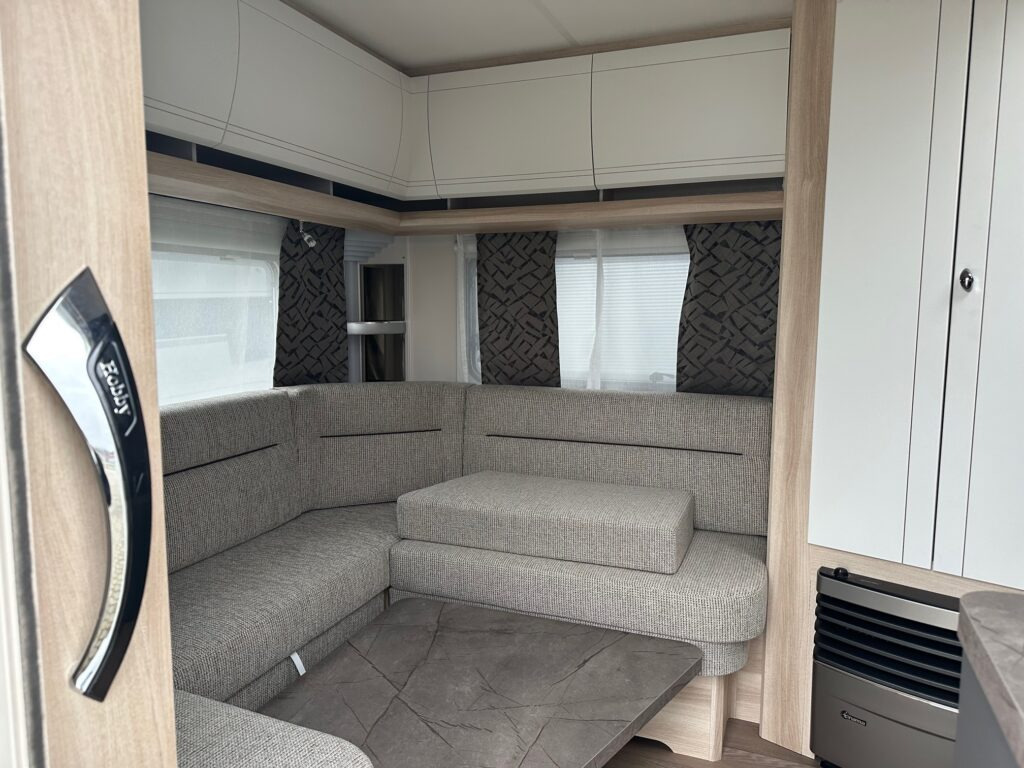 DE LUXE 495 UL 2024 - Dzīvojamais treileris: foto 5 DE LUXE 495 UL 2024 - Dzīvojamais treileris: foto 5