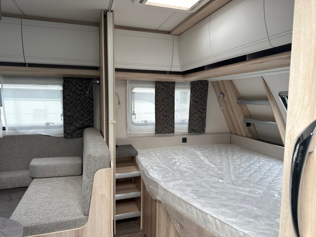 DE LUXE 545 KMF 2024 - Dzīvojamais treileris: foto 5 DE LUXE 545 KMF 2024 - Dzīvojamais treileris: foto 5