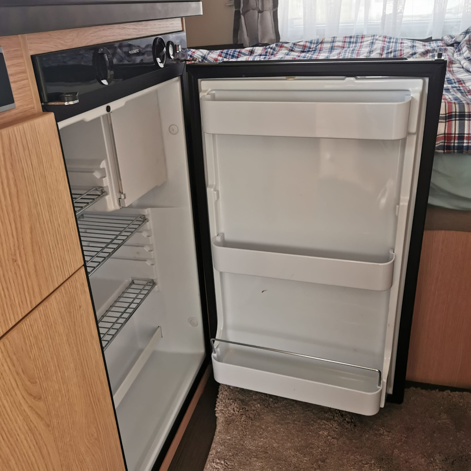 Dzīvojamais treileris Eriba Triton 430 60 Jahre Edition 2022: foto 17