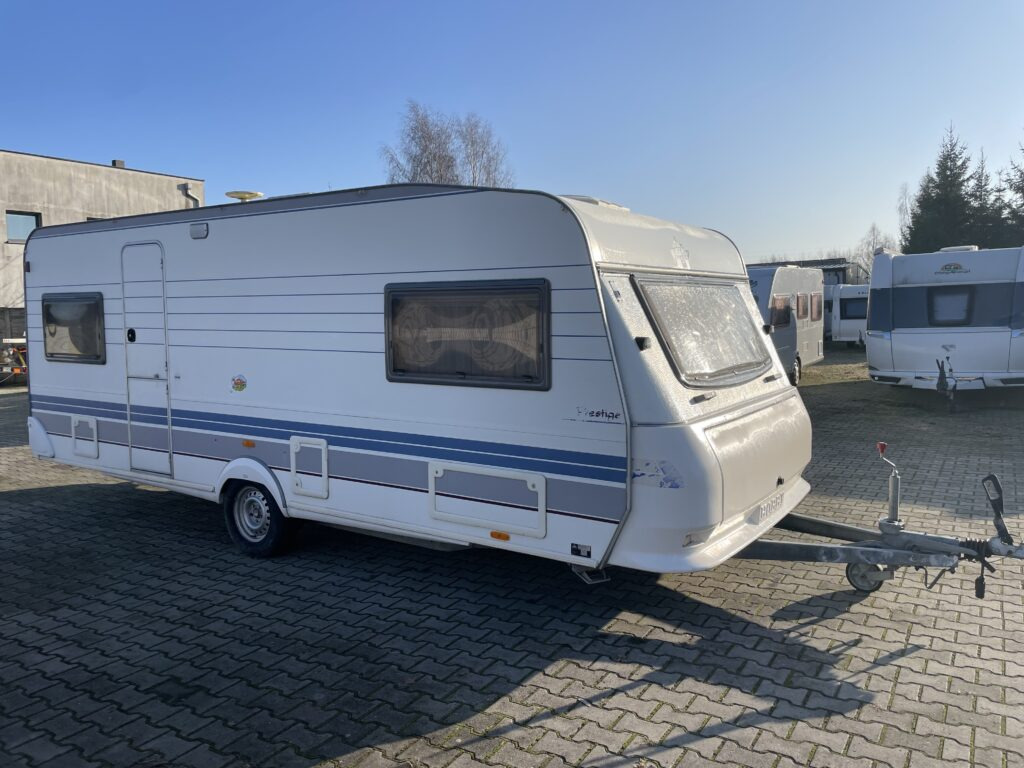 Hobby 560 UL Prestige 1998 - Dzīvojamais treileris: foto 3 Hobby 560 UL Prestige 1998 - Dzīvojamais treileris: foto 3