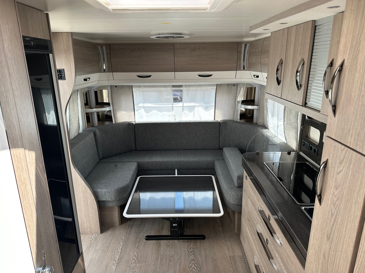 Hobby 560 UL Prestige 2023 - Dzīvojamais treileris: foto 5 Hobby 560 UL Prestige 2023 - Dzīvojamais treileris: foto 5