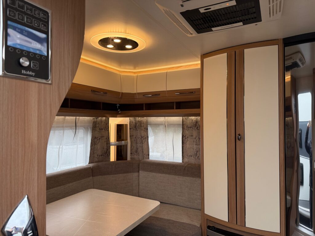Hobby De Luxe 540 UFf 2020 - Dzīvojamais treileris: foto 5 Hobby De Luxe 540 UFf 2020 - Dzīvojamais treileris: foto 5