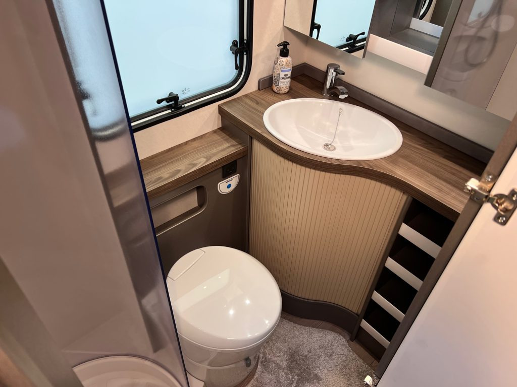 Dzīvojamais treileris Hobby EXCELLENT EDITION 545 KMF: foto 11