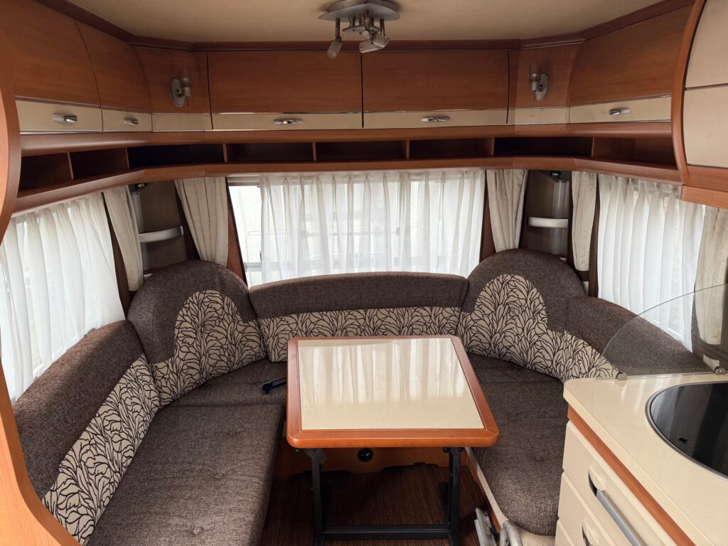 Hobby Excellent 460 UFe 2013 - Dzīvojamais treileris: foto 5 Hobby Excellent 460 UFe 2013 - Dzīvojamais treileris: foto 5