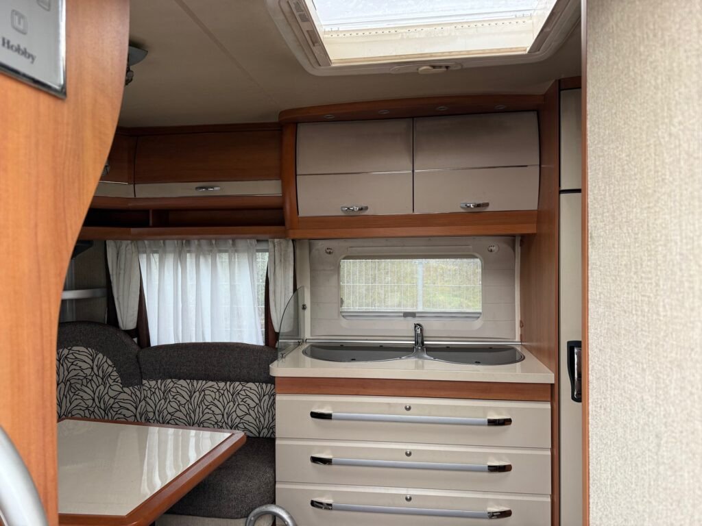 Hobby Excellent 460 UFe 2013 - Dzīvojamais treileris: foto 4 Hobby Excellent 460 UFe 2013 - Dzīvojamais treileris: foto 4