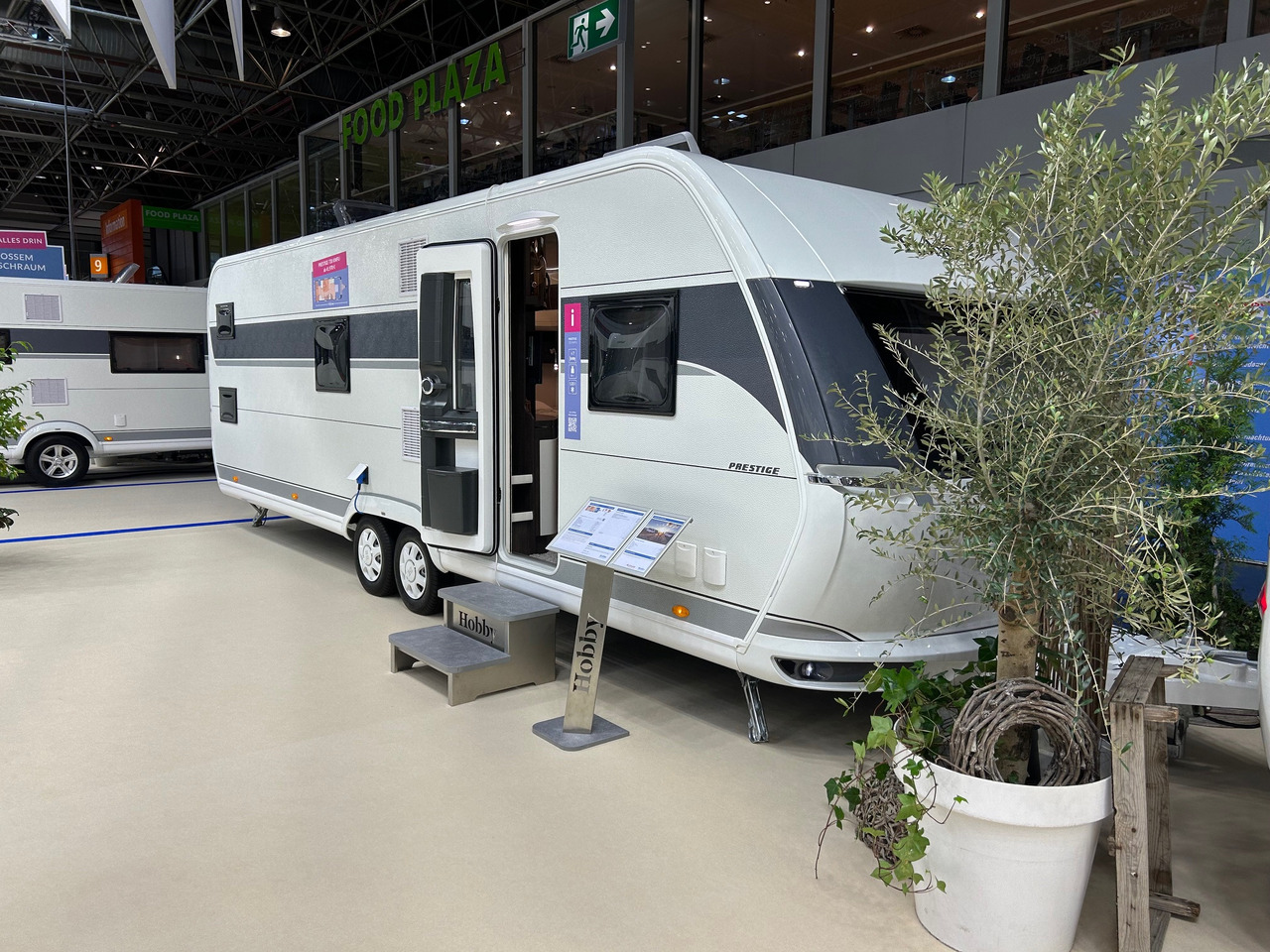 Hobby PRESTIGE 720 KWFU - Dzīvojamais treileris: foto 1 Hobby PRESTIGE 720 KWFU - Dzīvojamais treileris: foto 1