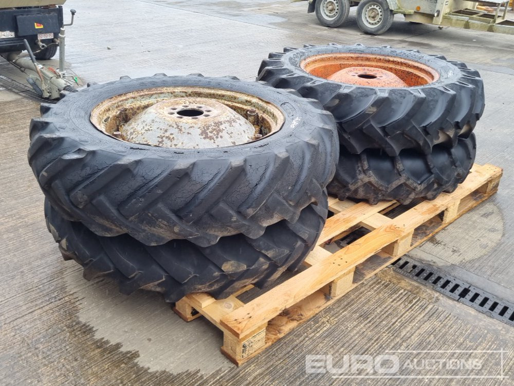 12.4-28 Tyre& Rim (4 of) - Riepa: foto 5 12.4-28 Tyre& Rim (4 of) - Riepa: foto 5