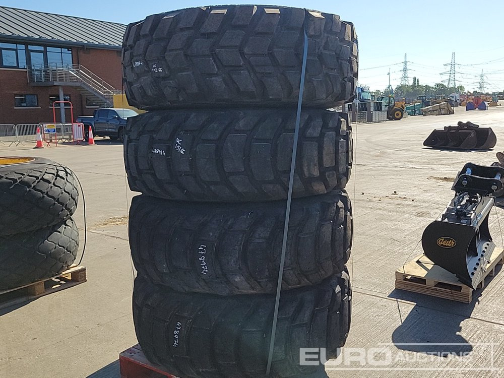 20.5 R25 Tyre & Rim (4 of) - Riepa: foto 1 20.5 R25 Tyre & Rim (4 of) - Riepa: foto 1