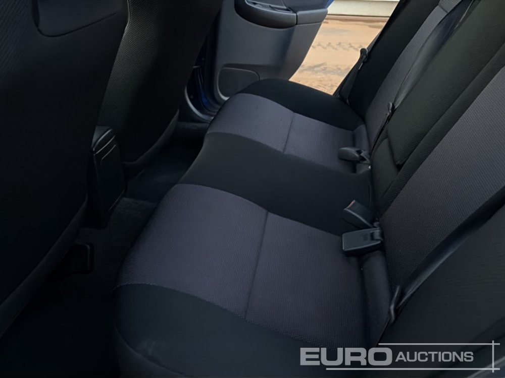 Vieglā automašīna 2001 Subaru Impreza: foto 18