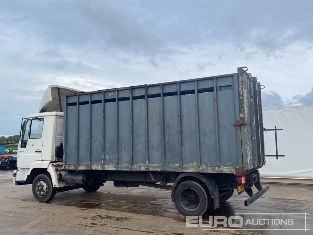 2002 MAN LE150C - Kravas automašīna dzīvnieku pārvadāšanai: foto 3 2002 MAN LE150C - Kravas automašīna dzīvnieku pārvadāšanai: foto 3
